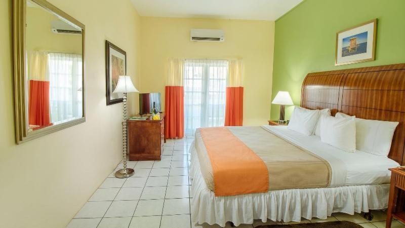 Bay Gardens Inn Gros Islet Pokój zdjęcie